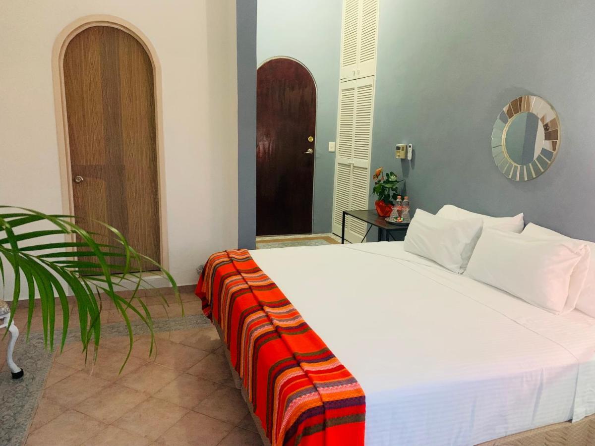 Bed and Breakfast The Quetzal à Cancún Extérieur photo